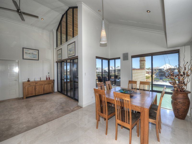 43 Leisure Way, Halls Head WA 6210