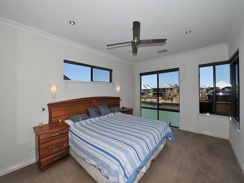 43 Leisure Way, Halls Head WA 6210