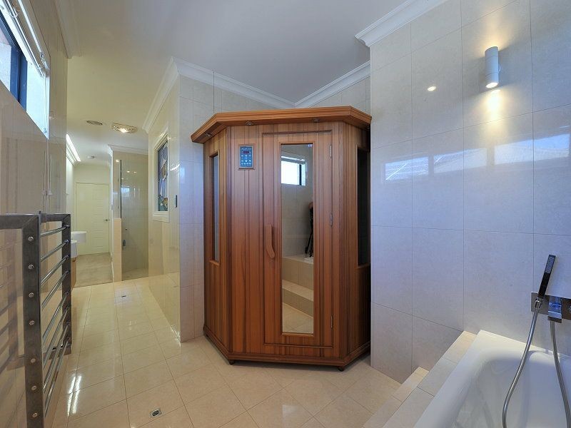 43 Leisure Way, Halls Head WA 6210