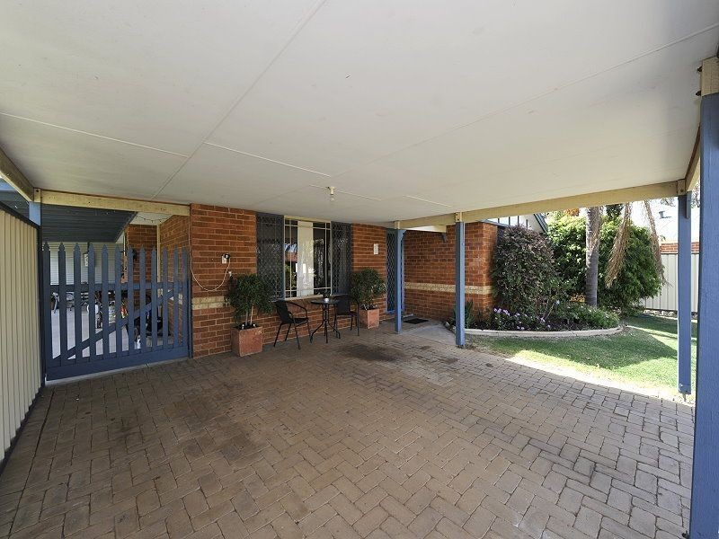 10 Cleveland Court, Meadow Springs WA 6210