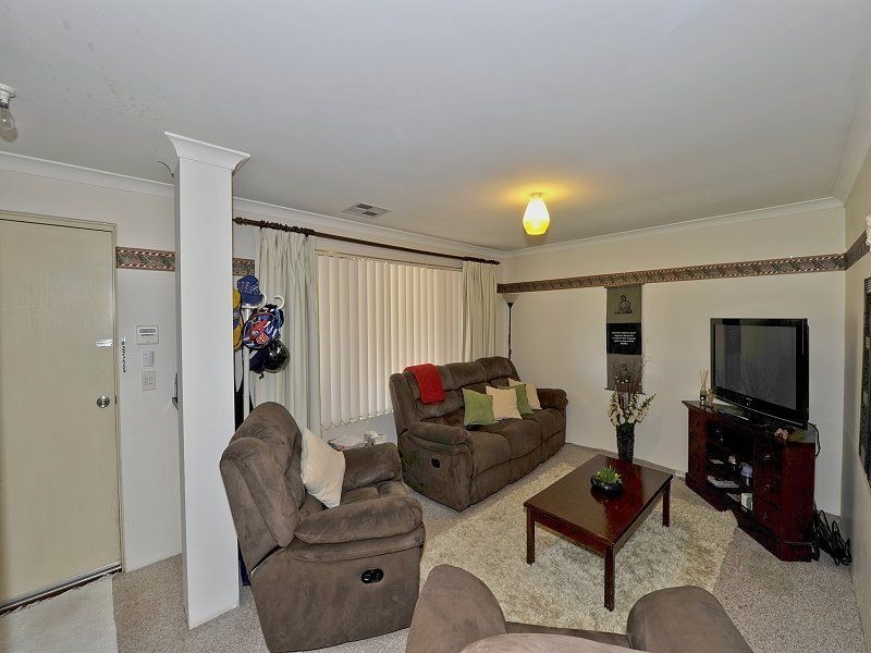 10 Cleveland Court, Meadow Springs WA 6210