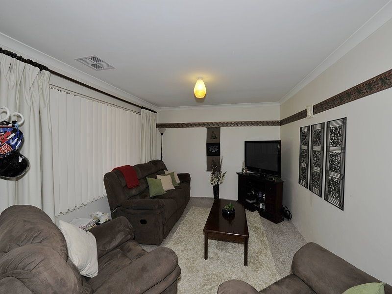 10 Cleveland Court, Meadow Springs WA 6210