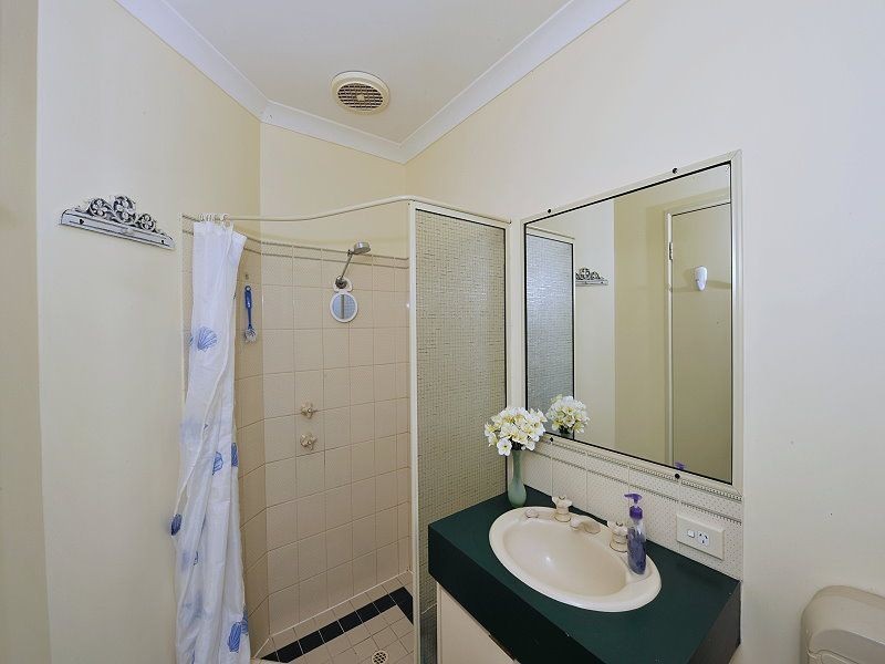 10 Cleveland Court, Meadow Springs WA 6210