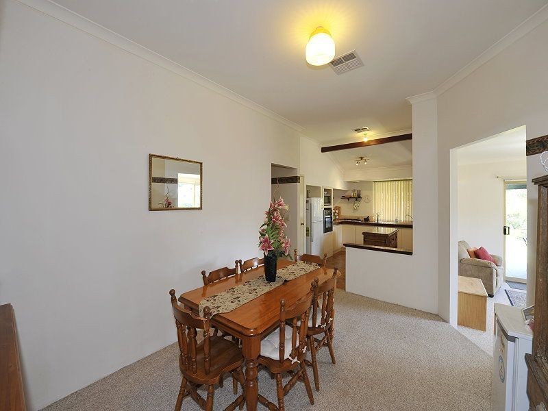 10 Cleveland Court, Meadow Springs WA 6210