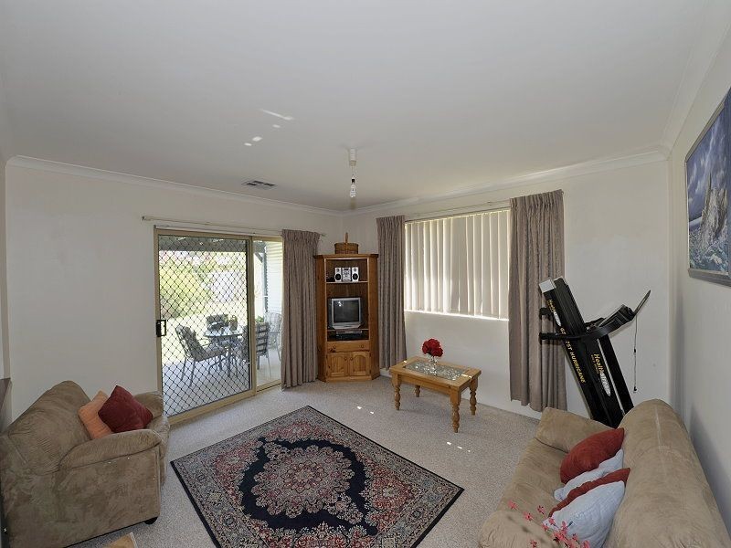 10 Cleveland Court, Meadow Springs WA 6210