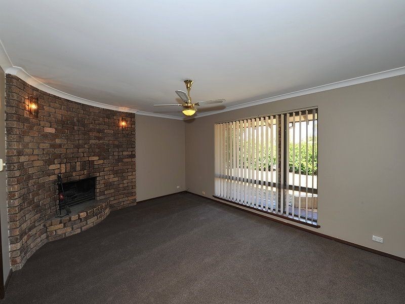 1 Napier Close, Halls Head WA 6210