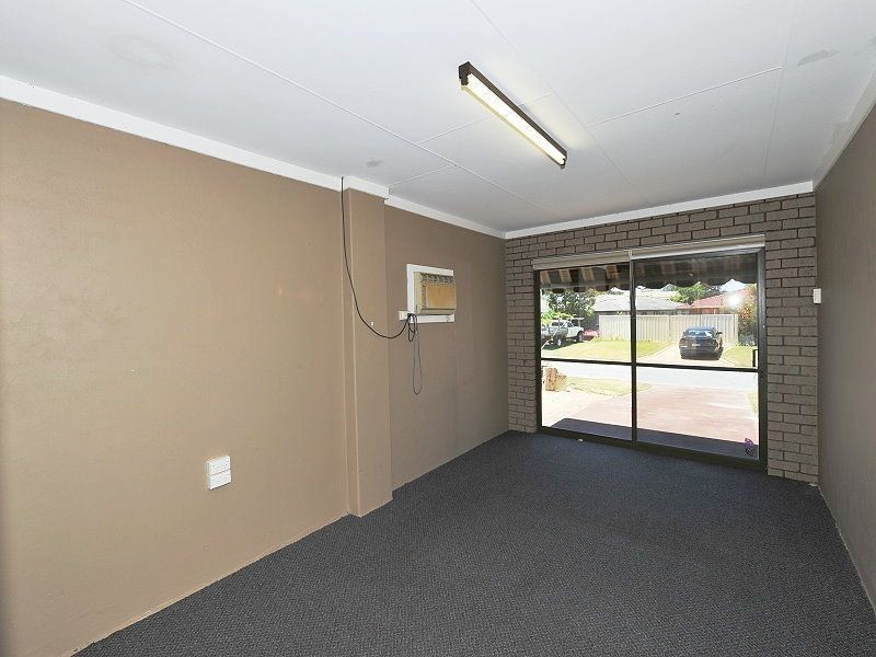 1 Napier Close, Halls Head WA 6210