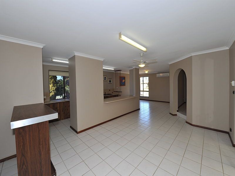 1 Napier Close, Halls Head WA 6210