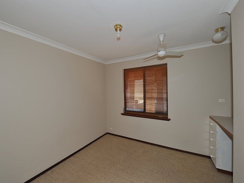 1 Napier Close, Halls Head WA 6210