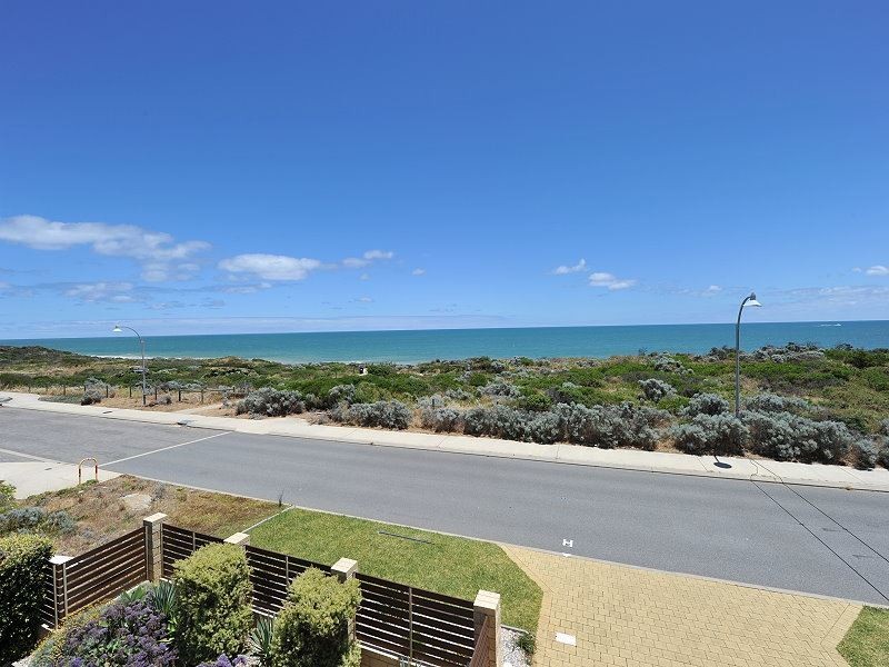110 Boardwalk boulevard, Halls Head WA 6210