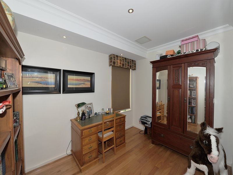 110 Boardwalk boulevard, Halls Head WA 6210