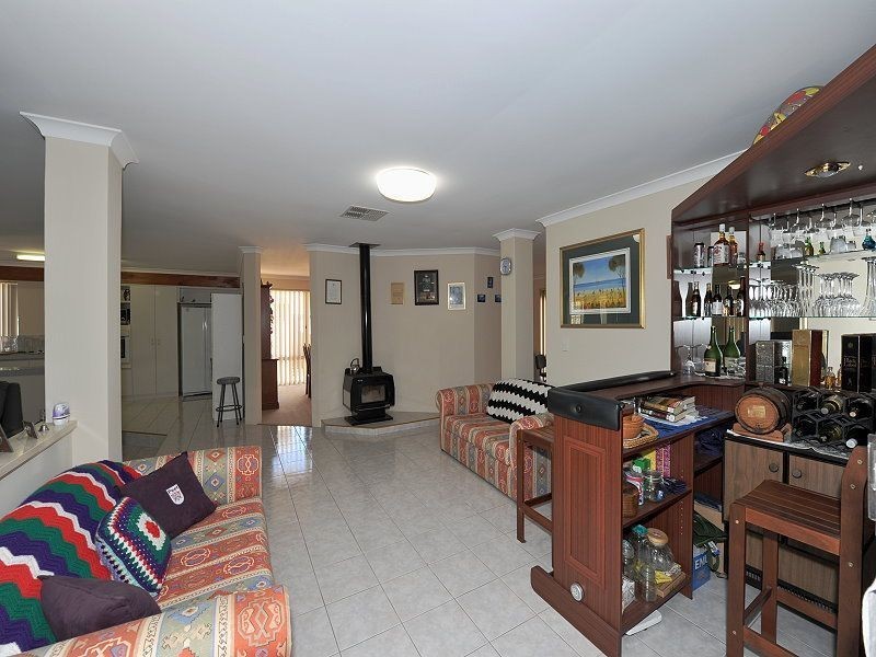 3 Pinnace Court, Halls Head WA 6210
