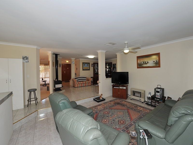 3 Pinnace Court, Halls Head WA 6210