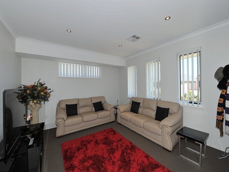 20 Eglinton Terrace, Dudley Park WA 6210