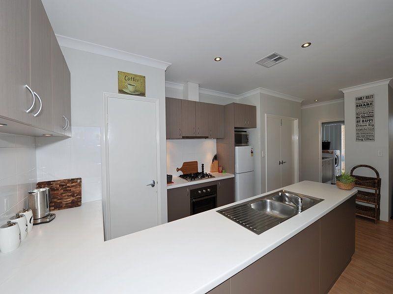 20 Eglinton Terrace, Dudley Park WA 6210