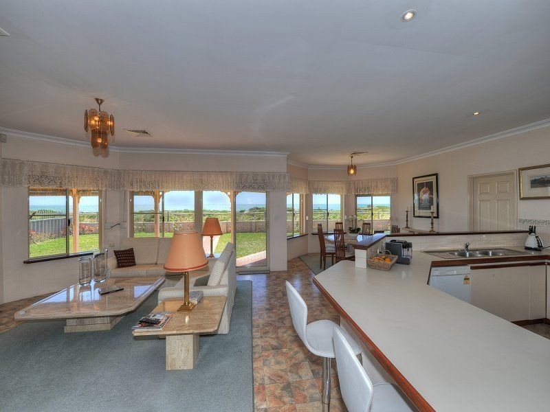 52 Ronsard Drive, San Remo WA 6210