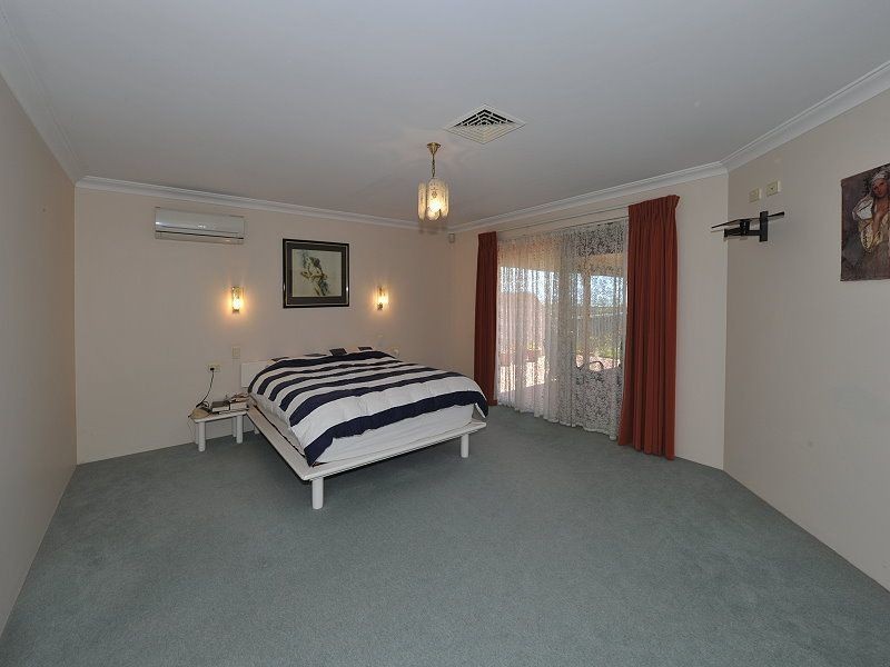 52 Ronsard Drive, San Remo WA 6210