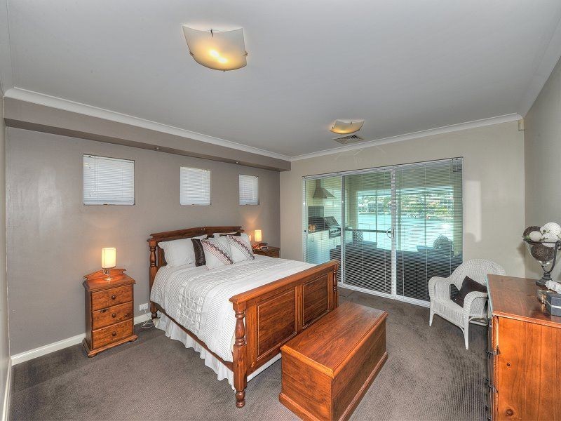 11 Genevieve Court, Halls Head WA 6210