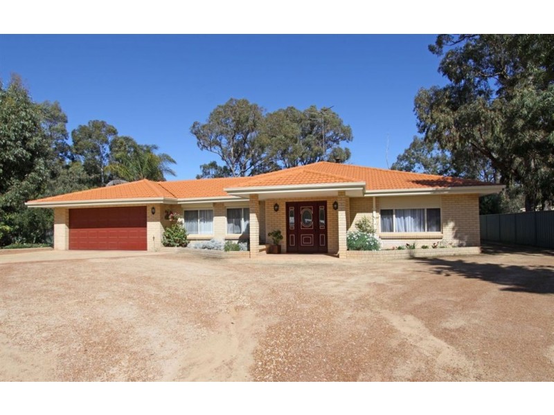 5 Maclean Way, Greenfields WA 6210