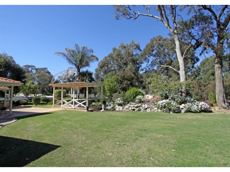 5 Maclean Way, Greenfields WA 6210