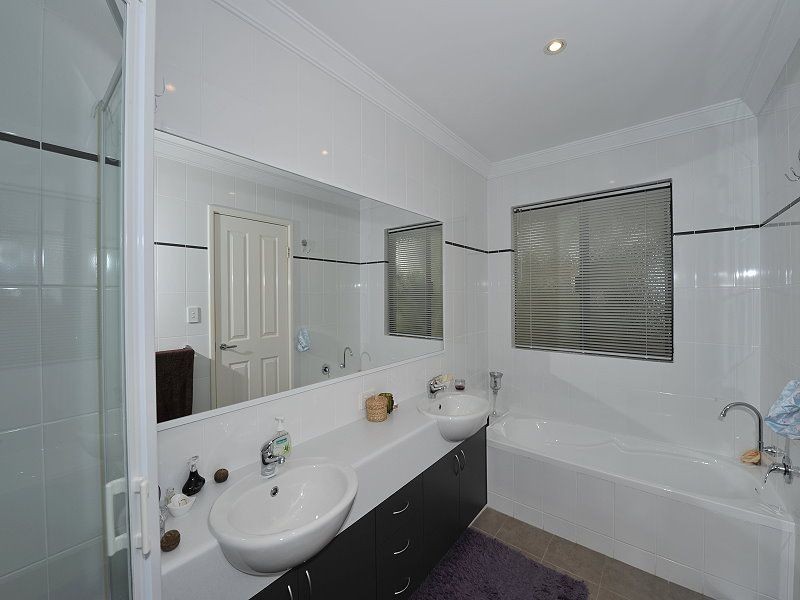 22 Zamia Loop, Wannanup WA 6210