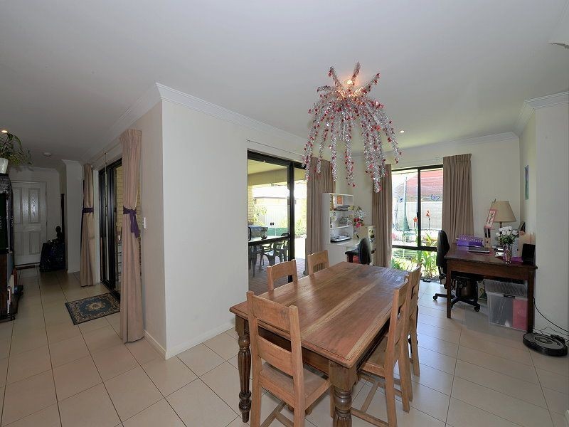 22 Zamia Loop, Wannanup WA 6210