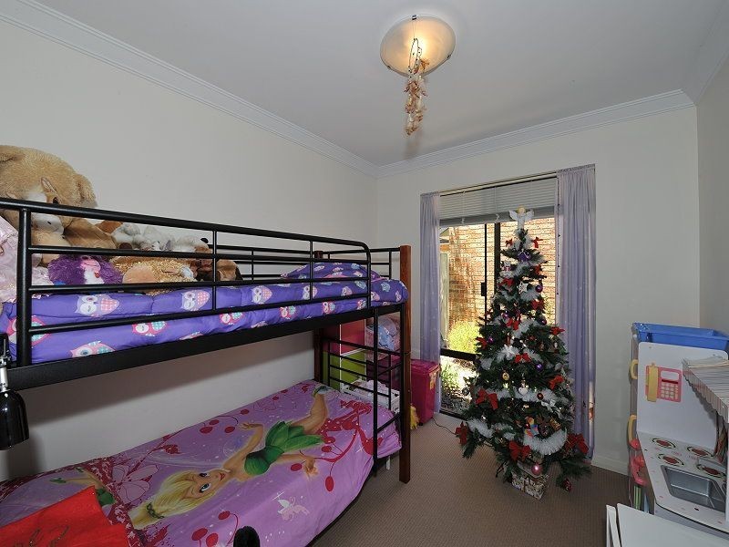 22 Zamia Loop, Wannanup WA 6210