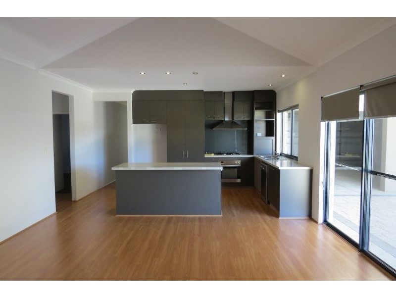 84 Albany Drive, Dawesville WA 6211