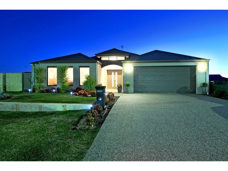 7 Orania Pass, Halls Head WA 6210