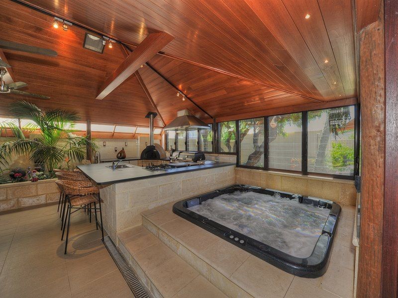 24 Madora Beach Road, Madora Bay WA 6210