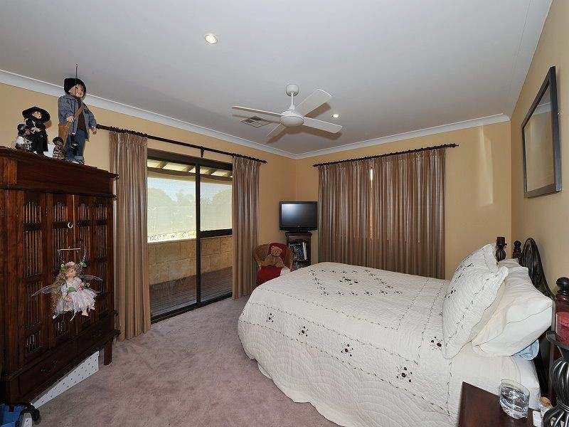 24 Madora Beach Road, Madora Bay WA 6210