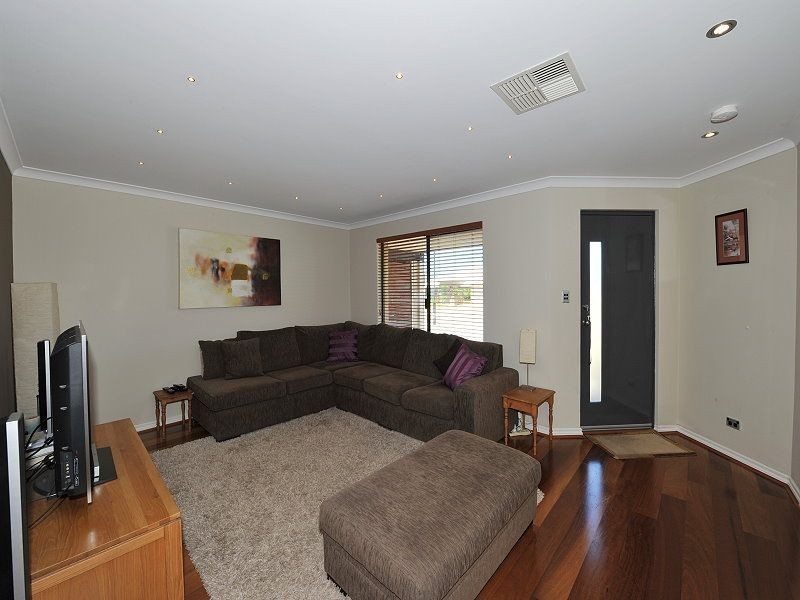 74 Badgerup Ave, Lakelands WA 6180