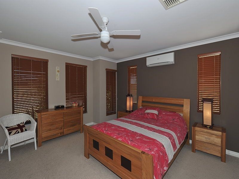 74 Badgerup Ave, Lakelands WA 6180