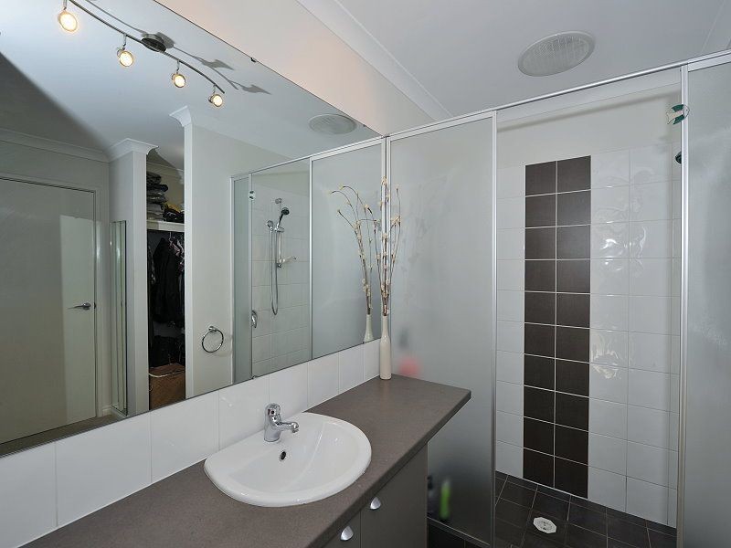 74 Badgerup Ave, Lakelands WA 6180