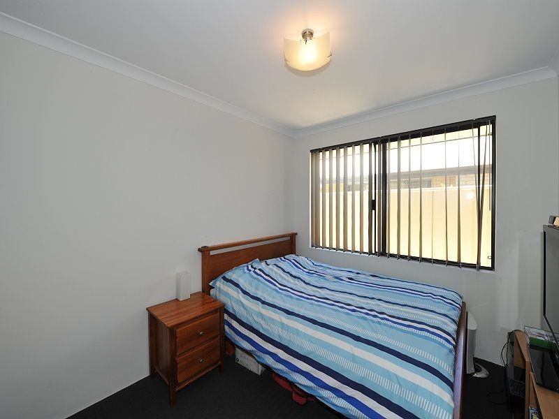 74 Badgerup Ave, Lakelands WA 6180