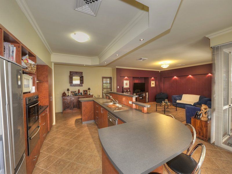 12 Cranbrook Crescent, Dawesville WA 6211