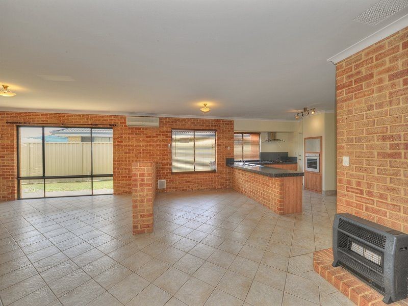 38 Lord Hobart Drive, Madora Bay WA 6210