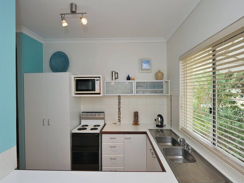 1/5-7 Oversby Street, Halls Head WA 6210