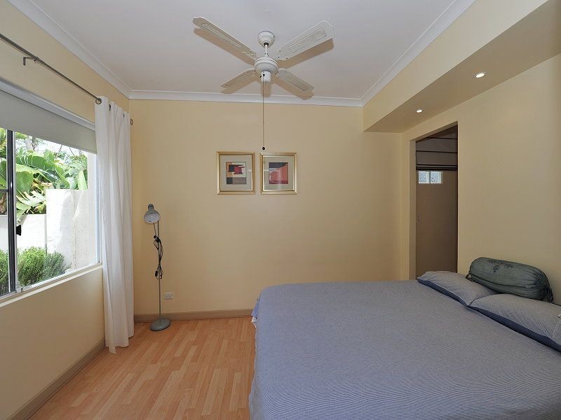 1/5-7 Oversby Street, Halls Head WA 6210