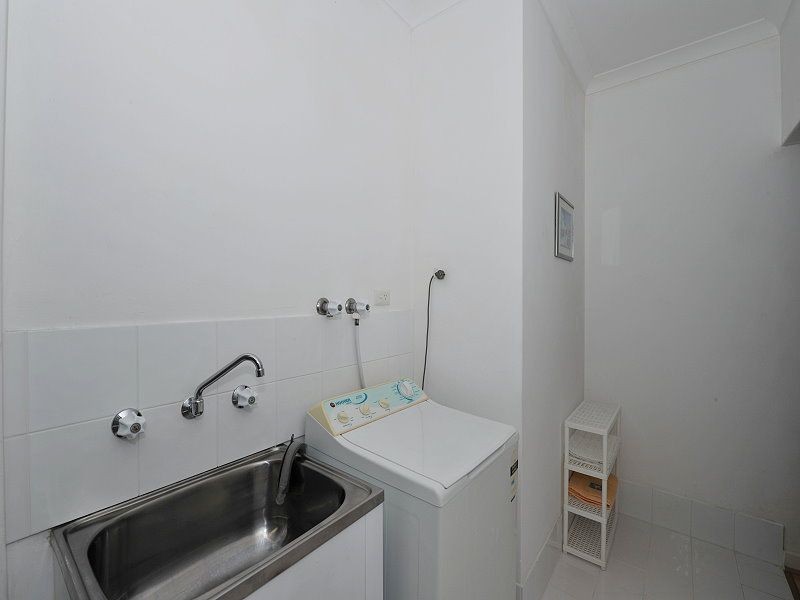 1/5-7 Oversby Street, Halls Head WA 6210