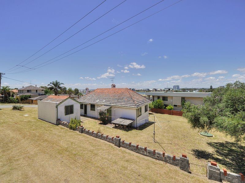 2 View Street, Halls Head WA 6210
