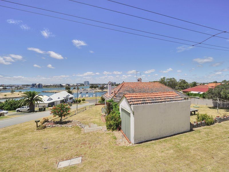 2 View Street, Halls Head WA 6210