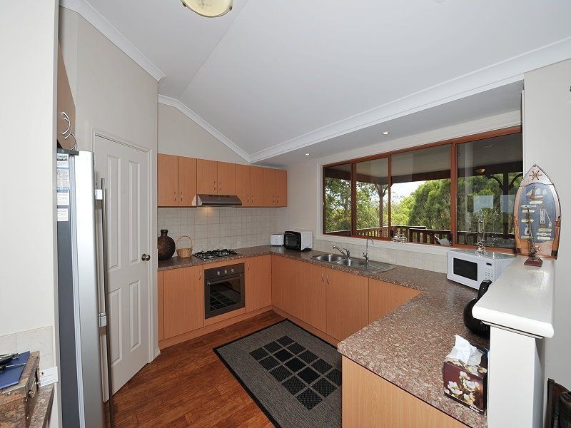 19 Yalgorup Drive, Bouvard WA 6211