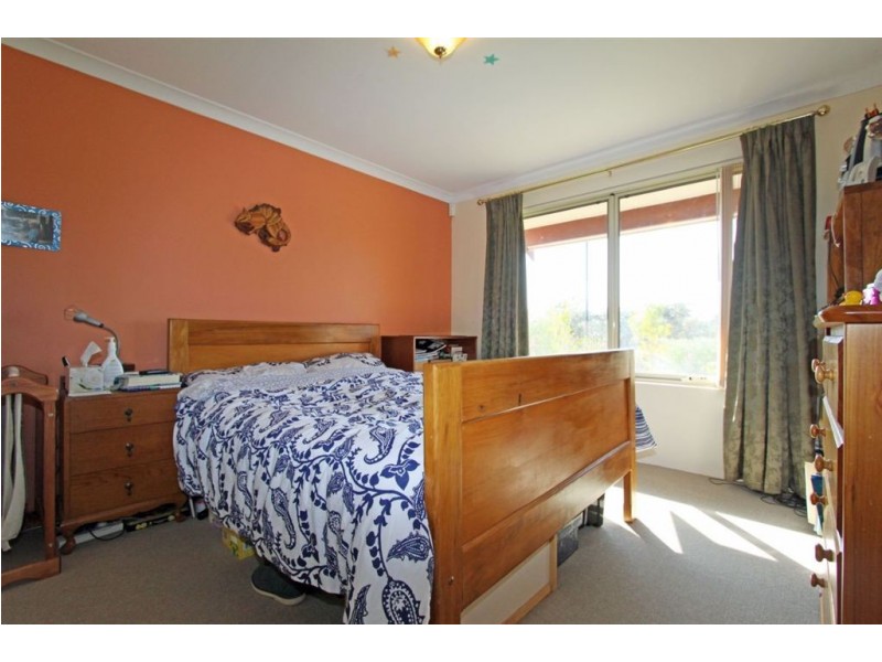 810 Warburton Trail, Lakelands WA 6180