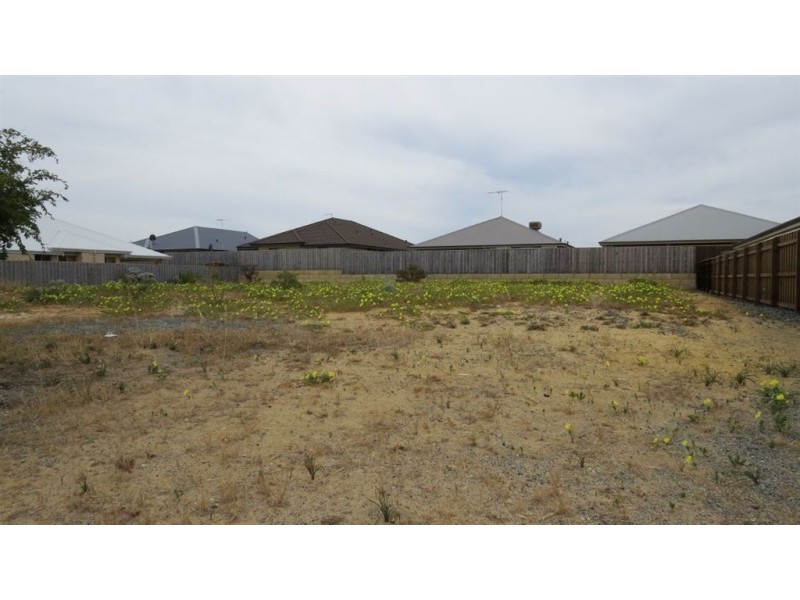 291 Peelwood Parade, Halls Head WA 6210