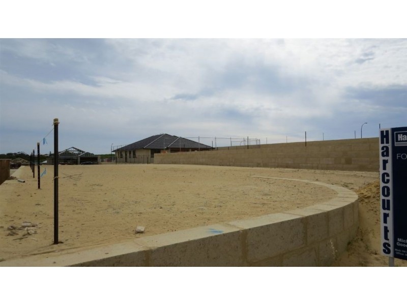 15 Torwood Edge, Halls Head WA 6210