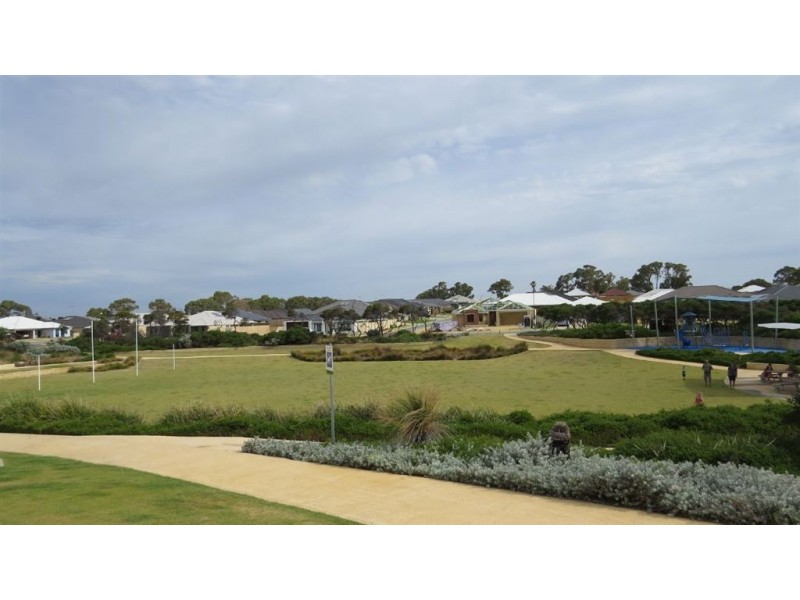 15 Torwood Edge, Halls Head WA 6210