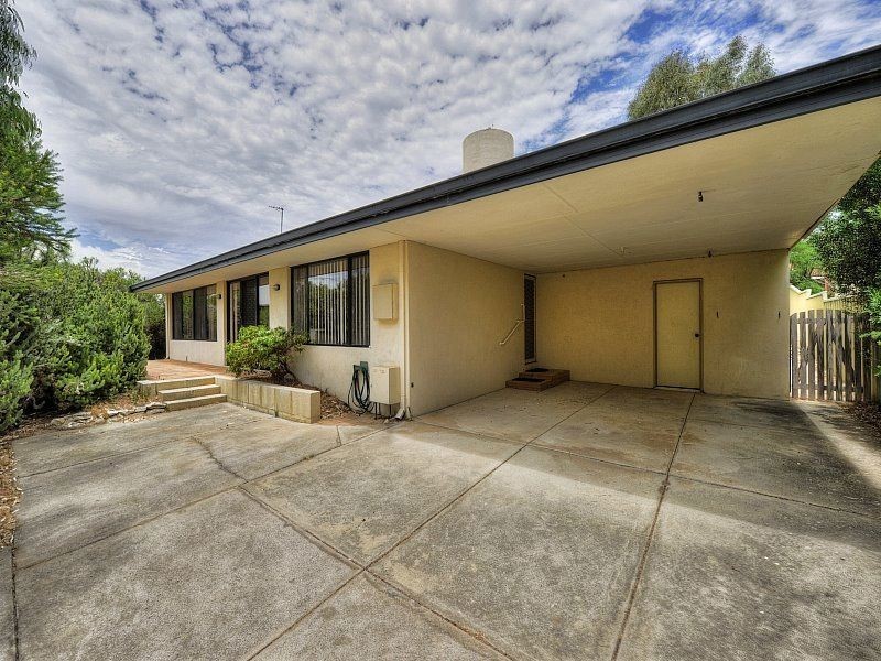 81B Leighton Road, Halls Head WA 6210