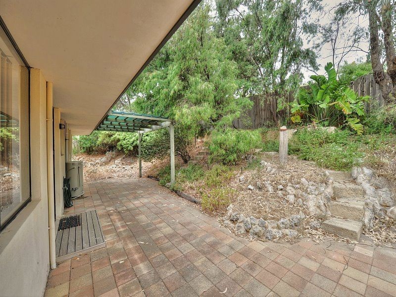 81B Leighton Road, Halls Head WA 6210