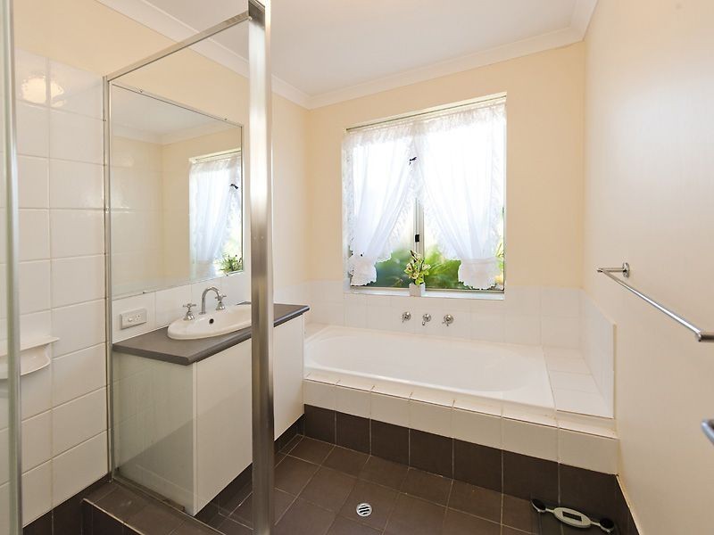 18 Golden Grove, Coodanup WA 6210